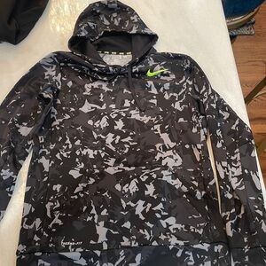 Unisex Nike Camo Therma-FIT Versatile Pullover Hoodie-Size Medium